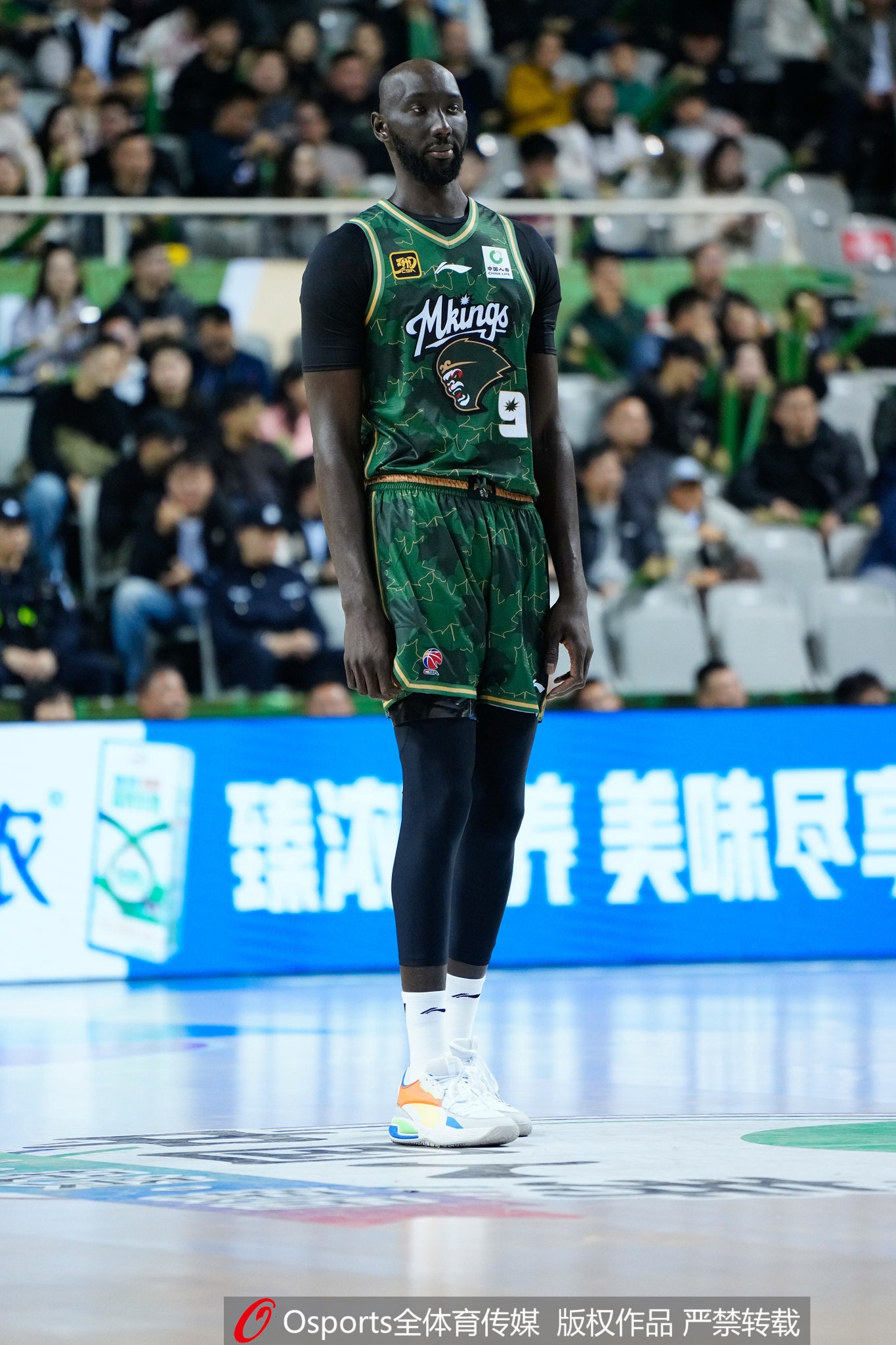 这身高吃饼真舒服!法尔半场8分钟各种暴扣 4中4贡献12分4篮板